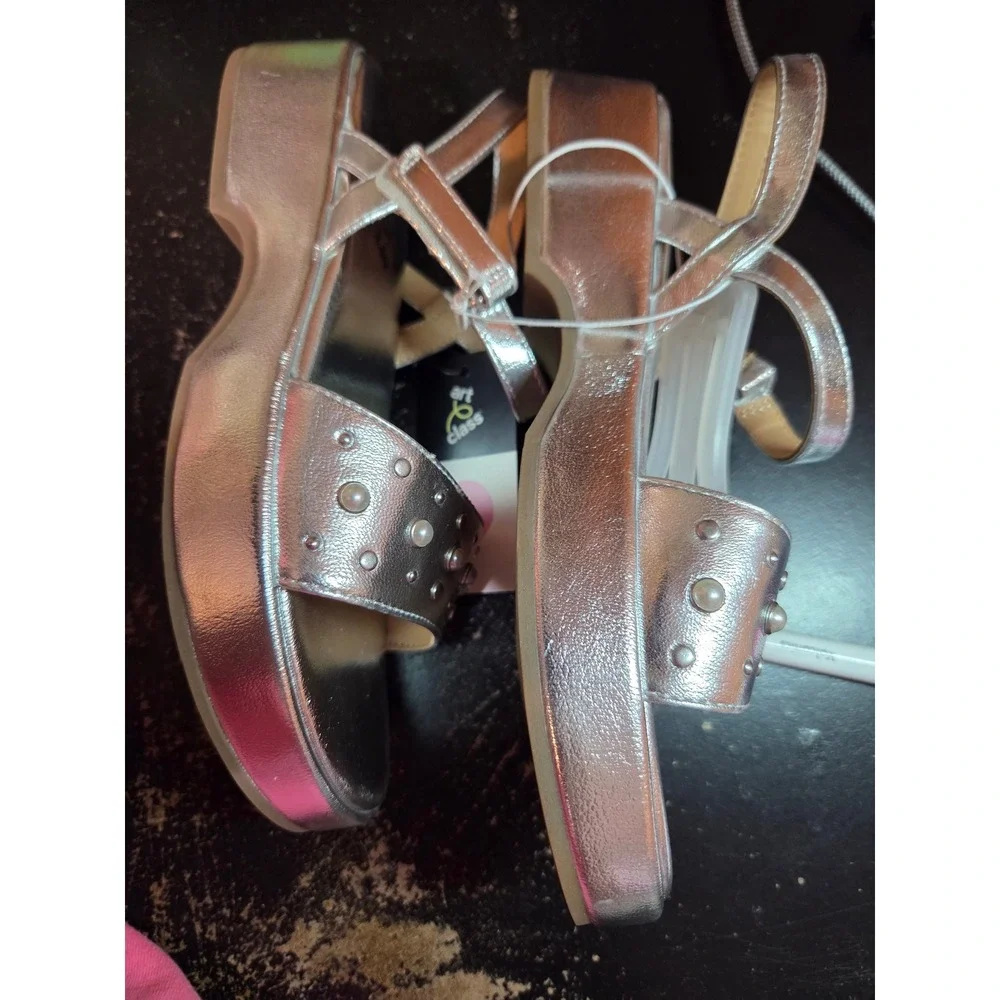 Art Class Girls‎ Silver Metallic Platform Sandals Pearl Studded Size 4 NWT